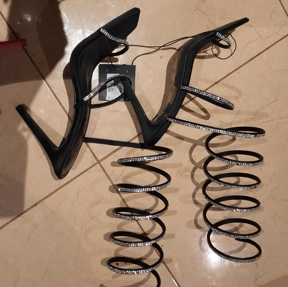 NWT SEXY BLACK ANKLE WRAP STILETTOS 8 rhinestones